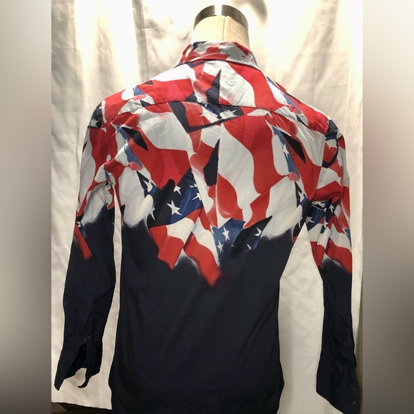 Macy’s INC men’s Abstract Stars and Stripes MED slim shirt Red white / Navy - Picture 3 of 11